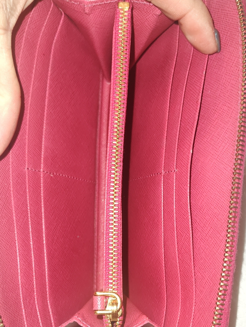 Authentic Prada Pink Saffiano Leather Bow Zip-Around Wallet  Retail $1300 - Picture 10 of 16